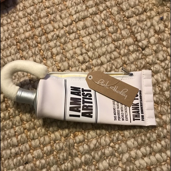 BUNDLE FOR DISCOUNT $$ I AM A ARTIST PAINT CLUTCH - Picture 3 of 7